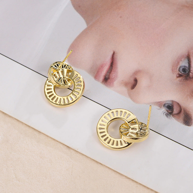 Women's Exquisite Interlocking Design Stud Earrings