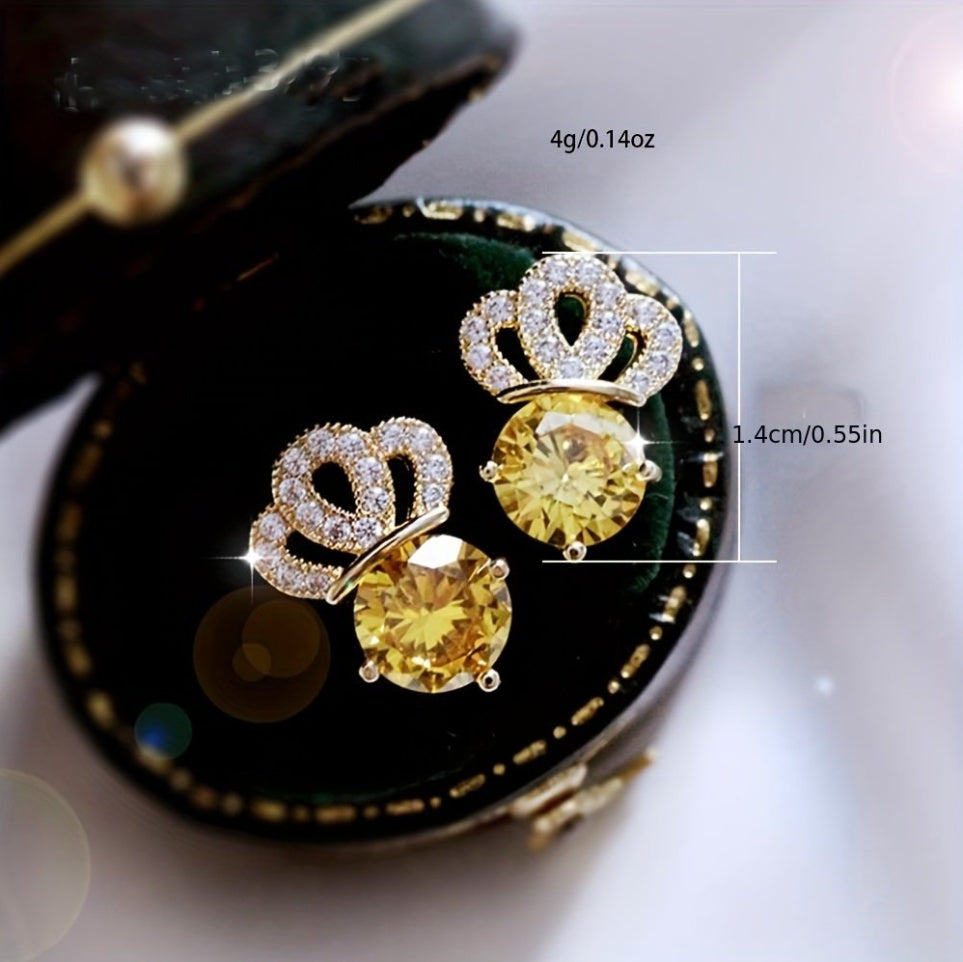 Star K 10k Gold Round 7mm Screw Back Stud Earrings With Crown Top With Embellishment Stone