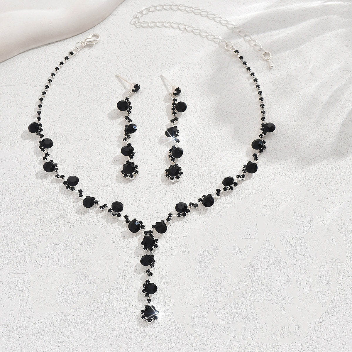 Fashion Crystal Necklace Ear Stud Bracelet Jewelry Accessories
