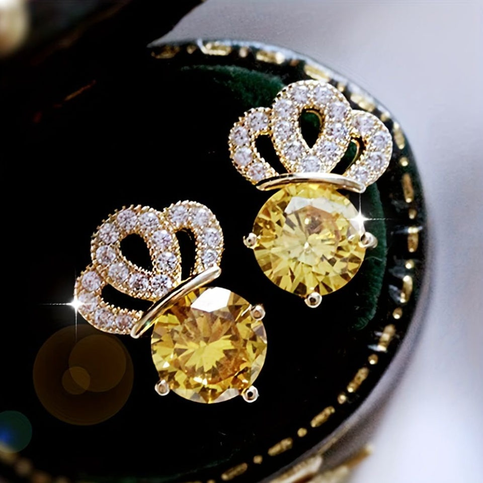 Star K 10k Gold Round 7mm Screw Back Stud Earrings With Crown Top With Embellishment Stone